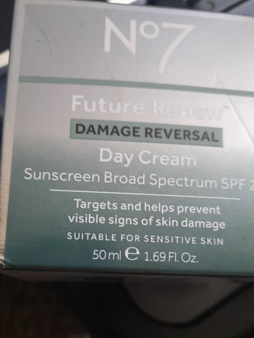 No7 Future Renew Damage Reversal Day Cream SPF 25 - Green